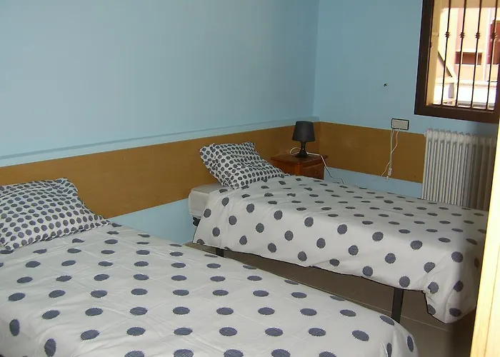 Pensionat Residencia De Estudiantes Osca *